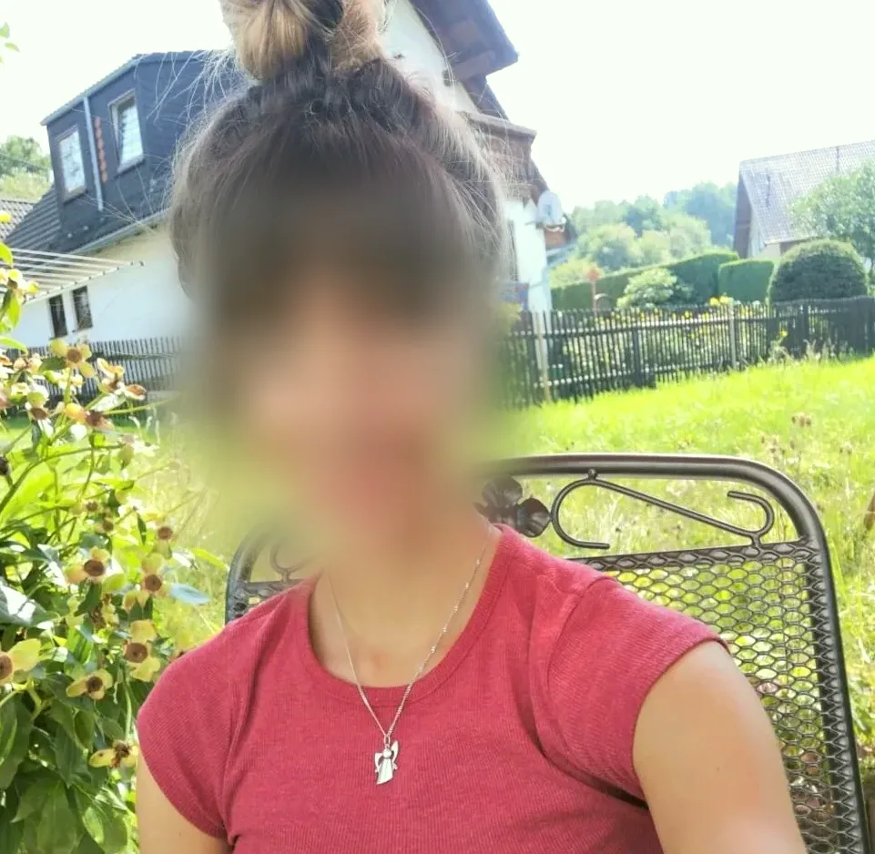Maike, 24