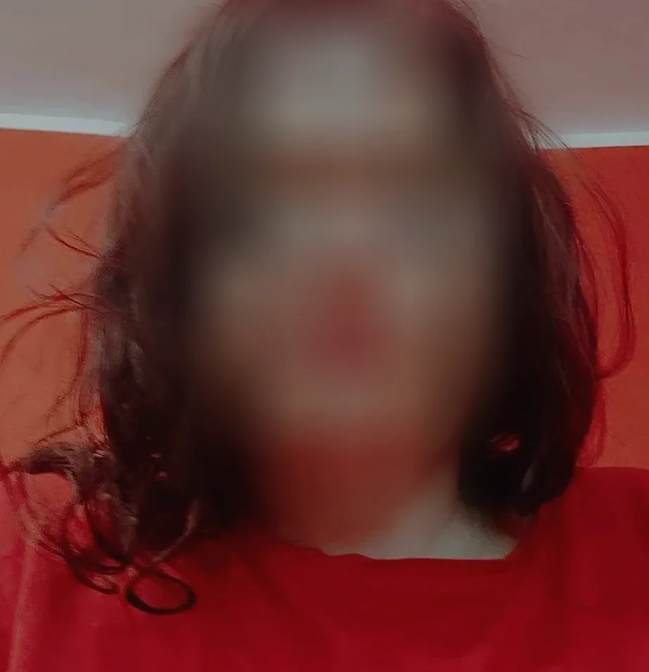 Melina, 37