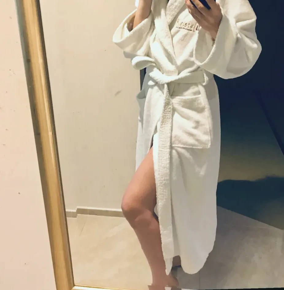 Pauline, 36